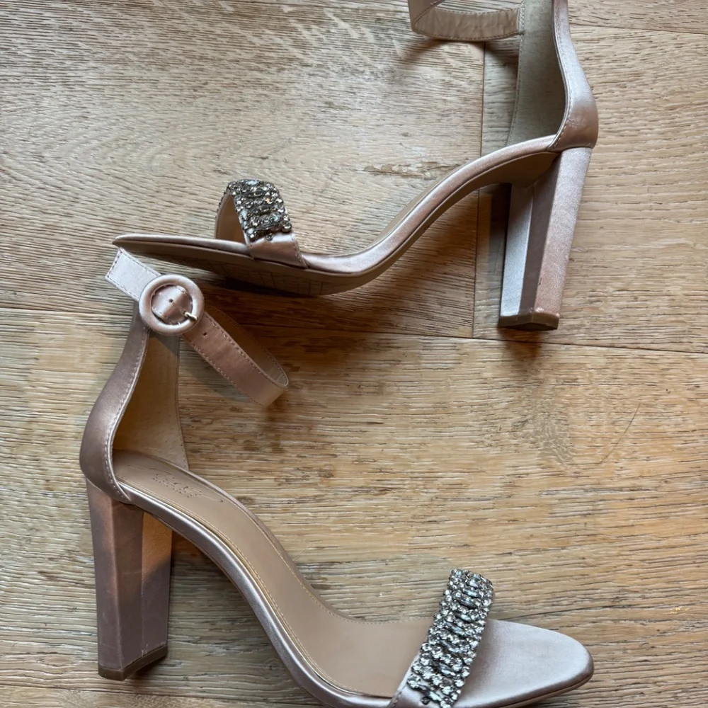 Jewel Badgley Mischka Jameson Sandal  Satin Embellished Women's Sz11 Price Firm!